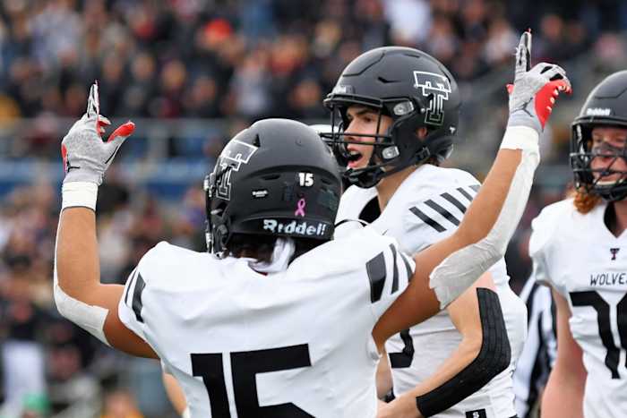 Tualatin.West-Linn.6A-football-semifinal.Leon-Neuschwander.26